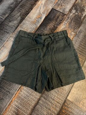 Aritzia Babaton XS green khaki shorts